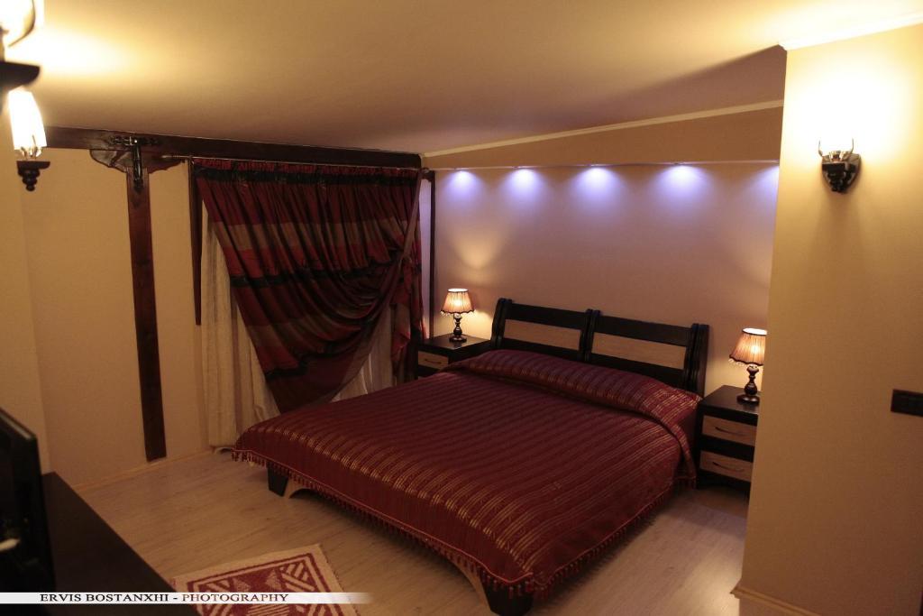 Guest House Bujtina Leon Корча Стая снимка